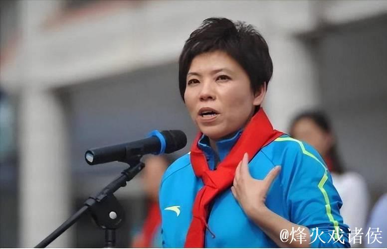 虽败犹荣！邓亚萍猛夸蒯曼：她的反手真的好，在她身上看到了希望