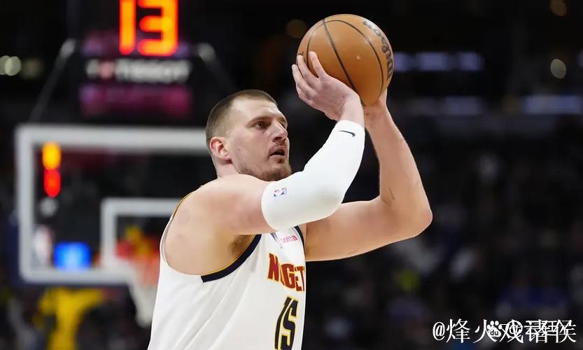 约基奇：大家不该拿申京和我作比较，他本身就已非常出色